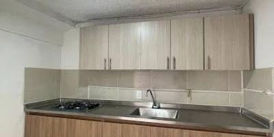 Hermoso inmueble con un área de 45 m², ubicado en el barrio Villa Lía, a pocos minutos del Estadio de Ditaires. Este acogedor espacio es ideal para ti y tu familia, ofreciendo comodidad, buena ubicación y un entorno tranquilo para disfrutar cada día