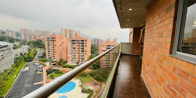 ¡Hermoso apartamento de 115 m² en unidad residencial completa!
Ubicado en un conjunto con excelente infraestructura y zonas comunes, este amplio apartamento ofrece comodidad, modernidad y una distribución ideal para tu familia.

Cuenta con:
✨ 3 alcobas con excelente iluminación natural
✨ 2 baños modernos y funcionales
✨ Parqueadero doble lineal
✨ Amplia zona social con sala-comedor
✨ Cocina integral en perfecto estado
✨ Unidad con todas las comodidades: portería 24/7, piscina, zonas verdes, juegos infantiles, salón social y más.

Canon de arrendamiento: $5.500.000

Una excelente opción para quienes buscan espacio, seguridad y una ubicación privilegiada.