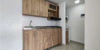 Tu nuevo hogar te espera en Quita sol Bello Te ofrecemos un amplio y cómodo apartamento en arriendo, perfecto para quienes buscan tranquilidad sin alejarse de la ciudad.  accesibilidad y calidad de vida.Características destacadas: 2 habitaciones amplias y acogedoras 2 baños  modernos y funcionales y también  * Cocina semi integral con red de gas, lista para   preparar los mejores momentos en familia. * Piso en cerámica, fácil de limpiar y mantener. * Estrato 3, equilibrio perfecto entre calidad y   economía * Área de 47m², amplios espacios para disfrutar.Además, cuenta con excelente acceso a rutas de transporte público, vías principales y zonas comerciales. A pocos minutos de tiendas D1 y otros comercios que facilitan tu día a día.¿Lo mejor? El proceso con nosotros es 100% virtual, rápido, sencillo y sin costo, de la mano de la aseguradora El Libertador.No dejes pasar esta oportunidad. Contáctanos hoy mismo y agenda tu cita para conocer tu próximo hogar.