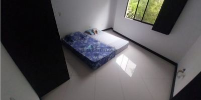 CASA EN ARRIENDO SECTOR BOYACA LAS BRISAS
UBICACIÓN: BOYACA LAS BRISAS
CANON DE ARRENDAMIENTO: $2.800.000
CÓDIGO DEL INMUEBLE: 3053
2 NIVELES
3ER Y 4TO PISO
4 HABITACIONES
4 CLOSETHS
1 VESTIER
3 BAÑOS CABINADOS
COCINA INTEGRAL
SALA COMEDOR
RED DE GAS
PATIO
ZONA DE ROPAS
PISO EN CERAMICA
PARQUEADERO
ESTRATO 3
ILUMINACIÓN: BUENA ILUMINACIÓN NATURAL
UBICACIÓN: EXCELENTE ACCESO Y CERCANÍA A SERVICIOS PRINCIPALES
PARA MÁS INFORMACIÓN, COMUNÍCATE CON NOSOTROS A TRAVÉS DE:
WHATSAPP: 324 575 2523 3105176095
