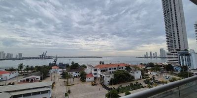 Oficina con vista a la bahia.