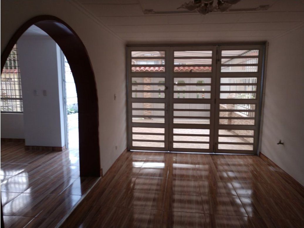 Casa de 6 alcobas en venta en Modelia, Bogotá, 272 m² · foto 7 de 20