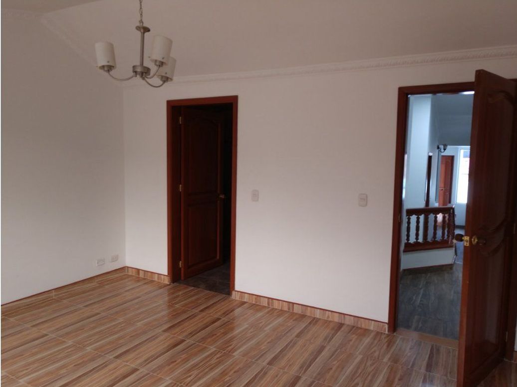 Casa de 6 alcobas en venta en Modelia, Bogotá, 272 m² · foto 13 de 20