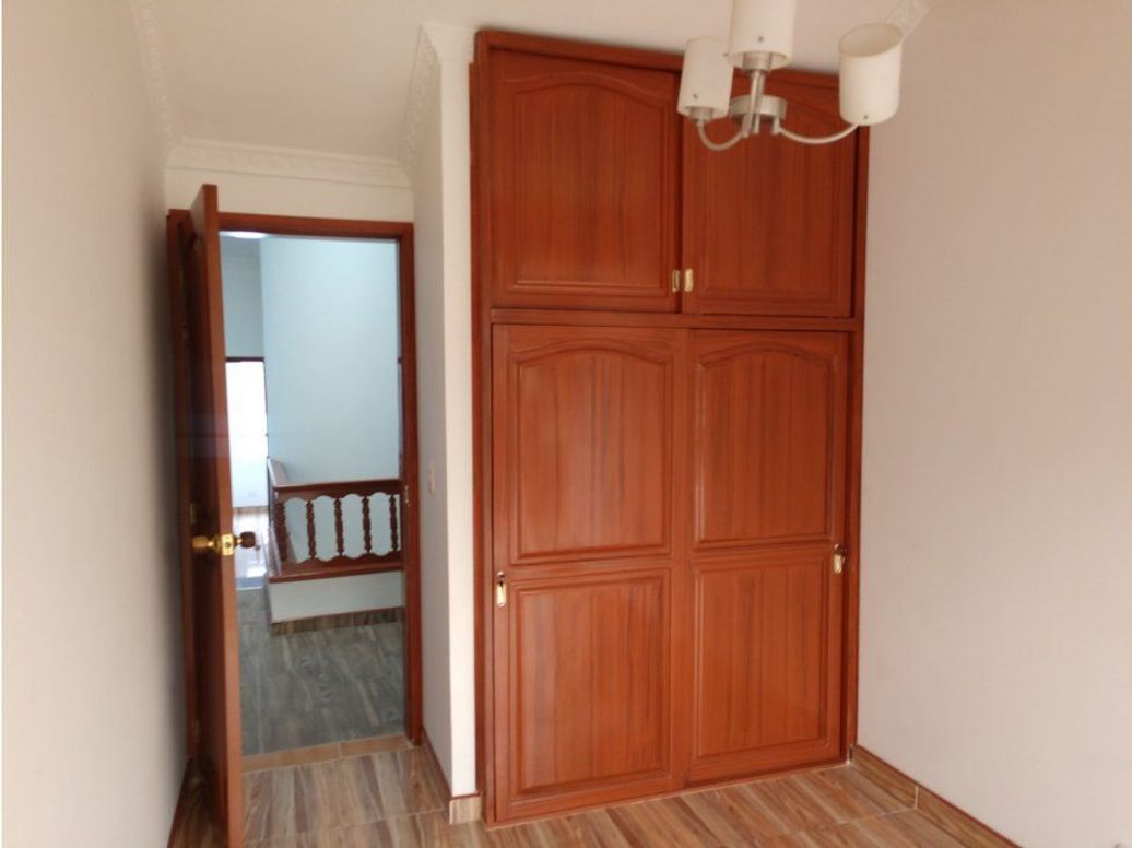 Casa de 6 alcobas en venta en Modelia, Bogotá, 272 m² · foto 12 de 20