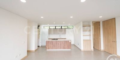 Apartamento para renta en El Poblado, para estrenar en el exclusivo sector del Mary Mount. Tiene dos cómodas habitaciones cada una con su propio baño y vestier, amplia zona social, baño social, cocina abierta, balcón integrado a la zona social con vista sobre la ciudad, dos parqueaderos y un cuarto útil. 
La edifico está en unidad cerrada con vigilancia las 24 horas, cuenta con amplios jardines y zonas verdes, salón social y parqueaderos de visitantes.
El apartamento está ubicado en una zona estratégica, con vías de acceso por la transversal inferior y con facilidad de transporte público. Cerca se encuentran centros comerciales, supermercados, zonas de restaurantes, colegios, Universidades, hoteles y hospitales.