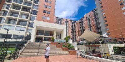 Hermoso apartamento ubicado en sector Pontevedra, muy cerca de av Calle 80 y av Boyaca, a dos cuadras de centro comercial Titan Plaza y zonas comerciales, en conjunto parque central pontevedra, con área privada de 91.45 m2, consta de 4 alcobas (tres de estas con closets), sala comedor, balcon con vista panoramica interior, 3 baños , cocina integral equipada con estufa horno y extractor, zona de lavandería. tiene parqueadero privado en sotano y deposito.

Valor venta $850.000.000 precio negociable, documentacion al día.

Mayores informes 314 468 95 04 - 601 308 5732  
