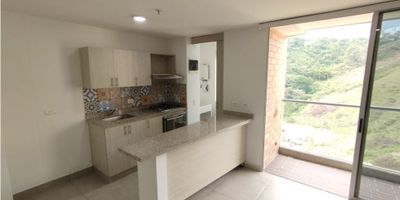 EN CALASANZ EN LA UNIDA INFINITO, CUENTA CON:

2 alcobas con closets, estudio pequeño, sala comedor, cocina integral, red de gas, zona de ropas, 2 baño, balcon, porteria 24 horas, unidad cerrada, ascensor, parqueadero

Cerca a colegios, cerca iglesias, cerca a restaurantes, cerca a rutas de buses, cerca a supermercados, comodas vias de acceso.
