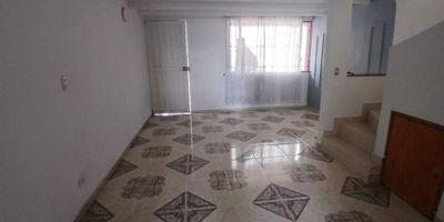 Lindo apartamento dúplex de 64 metros cuadrados, ubicado en sector de Mazuren, cuenta con dos habitaciones con closet, dos baños, sala comedor, cocina integral, su zona de lavandería, y su estudio, vías de acceso, calle 142, calle 146, autonorte