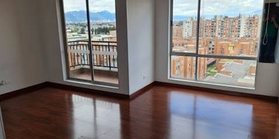 Apartamento en Venta – Conjunto Granada Club Residencial, Barrio Gran Granada, Bogotá

Características del apartamento

Área total: 72 m²
TRES alcobas con excelente iluminación
DOS baños con acabados modernos
Cocina integral totalmente equipada
Sala-comedor amplia con balcón y vista interior
Zona de ropas independiente
Acabados completos y de alta calidad
estrato 4
con 2 parqueaderos
administración de $470.000
Conjunto residencial tipo Club House
Disfruta de todas las comodidades sin salir de casa:
Piscina
Gimnasio
Salón social
Zonas verdes y parques infantiles
Canchas deportivas
Seguridad 24/7
Parqueaderos para residentes y visitantes
Ubicación estratégica
Gran Granada es uno de los sectores con mayor proyección en Bogotá:
Nuevas vías de acceso y excelentes conexiones con la Av. Ciudad de Cali, Calle 80 y futura Avenida Alsacia–Tintal
Cercanía a centros comerciales, supermercados, colegios