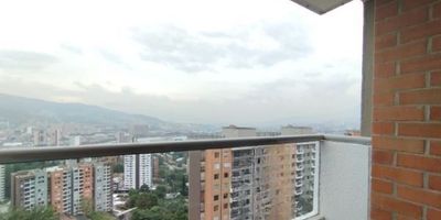 Apartamento para estrenar con modernos acabados en zona de alto crecimiento Descubre este espectacular apartamento para estrenar, disenado con acabados modernos y pensado para ofrecerte el maximo confort. Ubicado en una zona de alto crecimiento, combina perfectamente tranquilidad y proyeccion de valorizacion. Gracias a su excelente orientacion, el apartamento goza de abundante iluminacion natural y una vista muy agradable que te hara disfrutar cada momento en casa. Ademas, cuenta con facil acceso a rutas de transporte, lo que facilita la movilidad hacia diferentes puntos de la ciudad. La unidad residencial ofrecera completas zonas comunes disenadas para el disfrute de toda la familia, ideales para compartir, relajarse y crear momentos inolvidables.