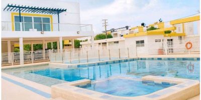 CÓDIGO 9659FR435. Casa de Dos Pisos en Conjunto Cerrado Miracampestre. Cuenta con Tres Habitaciones Ampliadas, Tres Baños, Sala, Comedor, Sala de TV, Estudio, Cocina Integral, Zona de Labores, Patio Remodelado con Alberca, Balcón, Clósets y Parqueadero. El Conjunto ofrece Piscina, Jacuzzi, Salón Social, Zona BBQ, Parque Infantil, Vigilancia 24/7, Pozo de Agua Propio y Circuito Cerrado de TV. SI ESTA PROPIEDAD ES DE SU INTERÉS, CONTÁCTENOS Y AGENDAMOS UNA CITA.
