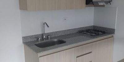 Apartamento de  65 mts2 aprox, con buenas rutas de transporte, excelente iluminación y muy buenos espacios, ideal para disfrutar de los buenos momentos en familia. Ubicado en excelente sector, cerca a complex de Ditaires. 