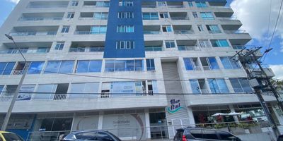 Apto piso 8 vista exterior, amplio e iluminado.