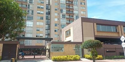 Apartamento arriendo Verbenal, muy bien ubicado a 7 cuadras del portal del norte, cerca al c.c santa fe, al exito de la 170, muy buenas vías de acceso, en el conjunto caminos de torca el cual cuenta con zona bbq, salon de juegos, zona de gimnasio al aire libre, el apartamento consta de 3 habitaciones con closet, sala, comedor, cocina integral abierta con barra, zona de lavado, 2 baños, cuenta con parqueadero semi cubierto apto para 2 vehículos pequeños o 1 grande, 1 deposito. haz tu estudio digital en minutos, arrienda con nosotros.