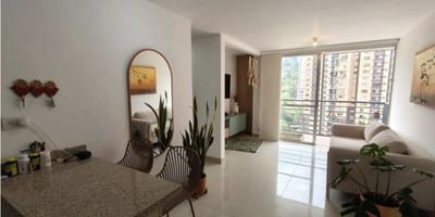 Se Vende  Apartamento en Sabaneta, los Alcázares 

Área 56 mts2 
Piso 11
Vista panorámica 

Amplios Espacios Distribuidos en 2 Alcobas,  2  baños,sala comedor,  cocina integral, zona de ropas,  balcón, Parqueadero , 

Excelente ubicación 

Unidad cerrada, vigilancia 24 horas, piscina,Salón social, gimnasio , zonas verde, juegos infantiles, cancha múltiple,
Estrato 4
Admon 384 Mensual 
Precio $ 415 Millones negociables