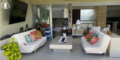 ? Casa campestre en conjunto cerrado – Vía Aeropuerto El Caimo, Armenia – Conjunto Ananda, Casa 30 ?✨

 

? Ubicación: Km 4 vía El Caimo, Armenia, Quindío

? Precio de venta: $1.600.000.000

? Área construida: 230 m² en un lote de 860 m²

? Un solo nivel – entregada en diciembre de 2016

? Administración: $841.000

? Estrato: 6

? Propiedad libre de hipoteca

 

 

 

 

? Características principales:

 

 


 4 alcobas, todas con baño privado ??
 5 baños en total
 2 parqueaderos ??
 Piscina climatizada a sal de 11,5 m x 3,5 m x 1,20 m ?‍♀️ (equipos de última generación)
 Jacuzzi de 3,75 m x 2 m x 0,90 m con calefacción ?
 Sistema solar interconectado a EDEQ ☀️⚡
 Chimenea a gas ?
 Zona BBQ ?
 Tanque de reserva de 2.200 litros ?
 Cuarto de trabajo semi subterráneo (4 m x 2,5 m x 2,20 m) ?️
 Nivelación de terreno
 Vista espectacular junto a reserva natural ??


 

 

 

 

✨ Una propiedad exclusiva para disfrutar de la tranquilidad campestre, el confort moderno y un entorno natural único.

 

? Más información y fotos aquí:

? Haz clic para ver la propiedad

 
