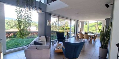 ✨ ¿Buscas comodidad, vista y ubicación? 
¡Esta casa campestre en el Caimo lo tiene TODO! ??

disfruta de un estilo de vida moderno en este hermoso espacio:

? Casa Campestre en Venta - El Caimo, Armenia

? Ubicación: Rodeada de naturaleza y tranquilidad, ideal para descansar.
?️ 4 Habitaciones espacios amplios y cómodos para toda la familia
? 4 baños
?️ Cocina: Espaciosa, con diseño moderno y funcional.
? Zona de TV o estudio
? 1 bodega 
?  Parqueadero para hasta 4 vehiculos
? Vista espectacular

 

? Escríbenos para más info o agenda tu visita.
#Armenia #RentaCorta #ApartamentoEnArmenia #VivirBien #RentaVacacional #ArmeniaQuindío

INMOBILIARIA ARMENIA QUINDIO Venta y arriendo de casas, casas campestres, proyectos sobre planos y apartamentos en Armenia Quindio
