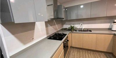 ✨ ¿Buscas comodidad, vista y ubicación? ✨
¡Este espectacular apartamento en el norte de Armenia lo tiene TODO! ??


Disfruta de un estilo de vida moderno en este hermoso espacio:

✨ Características del apartamento:
    •    3 habitaciones
    •    4 baños
    •    Cocina integral equipada​​​​
    •    2 balcónes
    •    Sala y comedor 
    •    Zona de ropas
    •    Acabados modernos
    •    Parqueadero y deposito


 Estudio


 

 

? Amenidades del edificio:
    •    Piscina
    •    Zona BBQ
    •    Gym
    •    Ascensor
    •    Zona de meditacion y lectura
    •    Portería y vigilancia las 24h.

? Ubicación estratégica:
    •    Cerca a hospitales, supermercados, universidades y centros comerciales
    •    Transporte público cercano
 

¡No dejes pasar esta oportunidad de asegurar tu propiedad en una de las zonas con mayor proyección de Armenia!

? Contáctanos para más información o agendar una visita.
INMOBILIARIA ARMENIA QUINDIO Venta y arriendo de casas, casas campestres, proyectos sobre planos y apartamentos en Armenia Quindio
