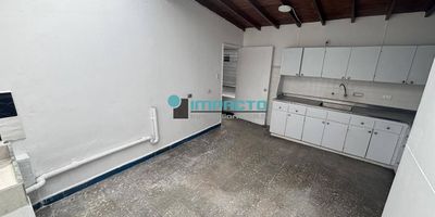 233° 243m2 aproximados, 5 habitaciones, 2 baños, 2 Closet, sala-comedor, cocina integral zona de ropas, patio, balcon, Valor del canon $ 5.500.000 
