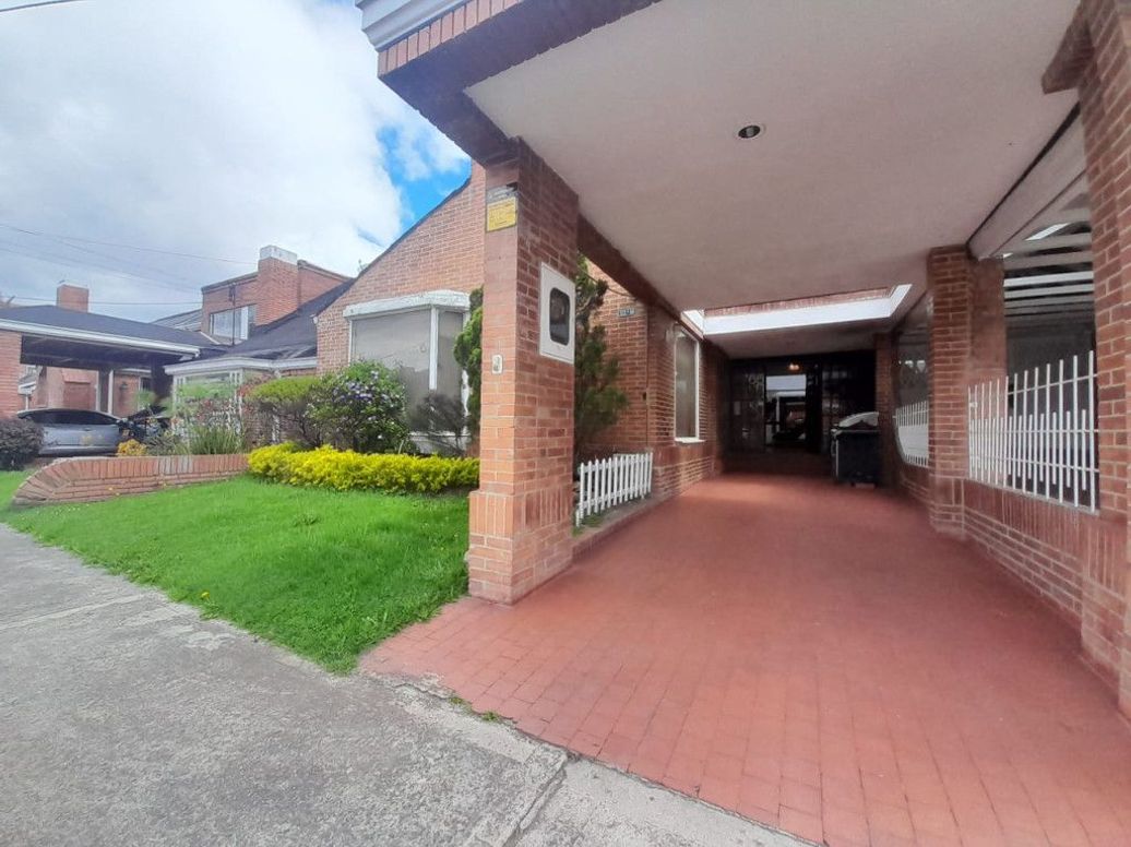Casa de 4 alcobas en venta en El Recreo De Los Frailes, Bogotá, 500 m² · foto 2 de 20