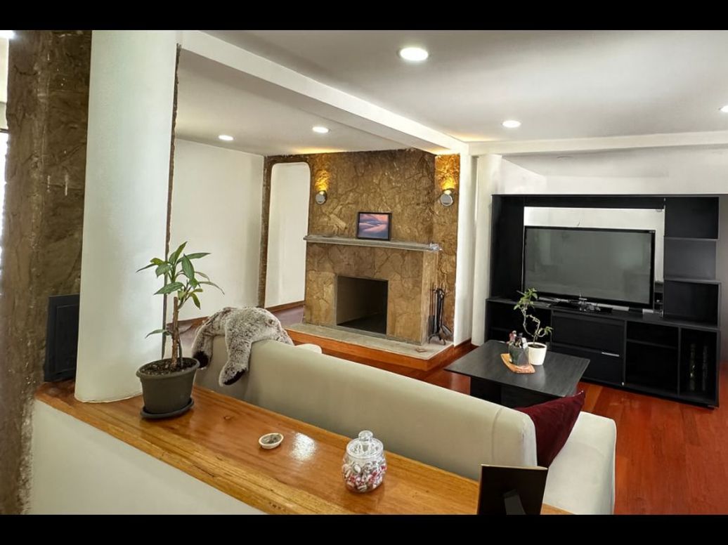 Apartamento de 3 alcobas en venta en La Salle, Bogotá, 150 m² · foto 2 de 20