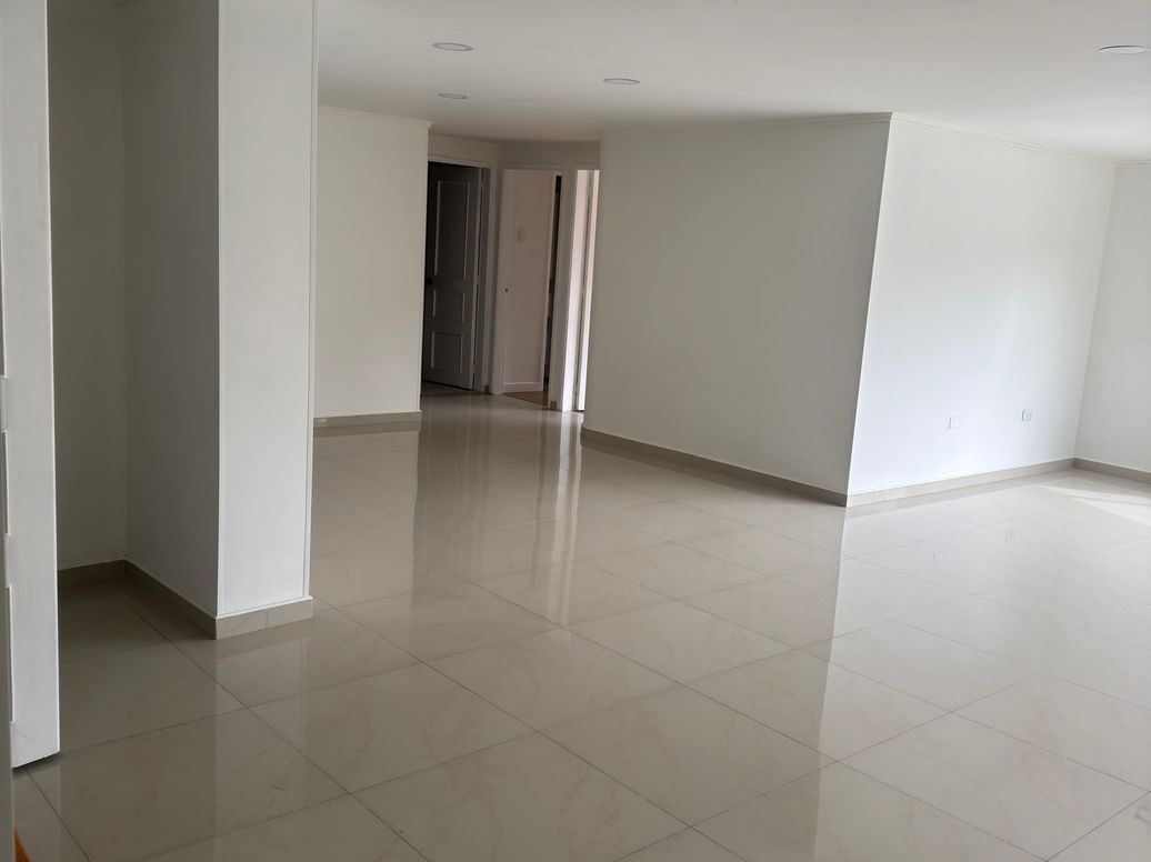 Apartamento de 5 alcobas en venta en Los Andes Norte - Edif Gaitan Ocampo, Bogotá, 130 m² · foto 4 de 12