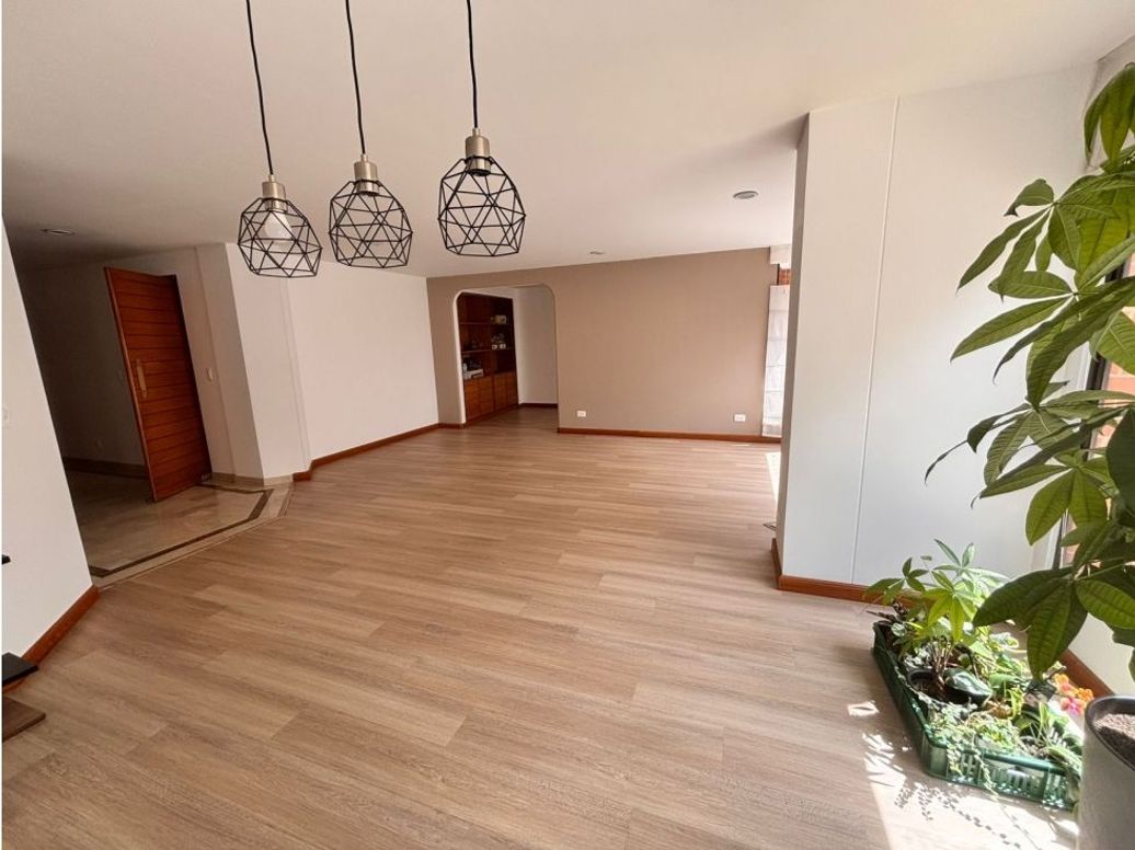 Apartamento de 3 alcobas en venta en Chicó Norte, Bogotá, 148 m² · foto 3 de 16