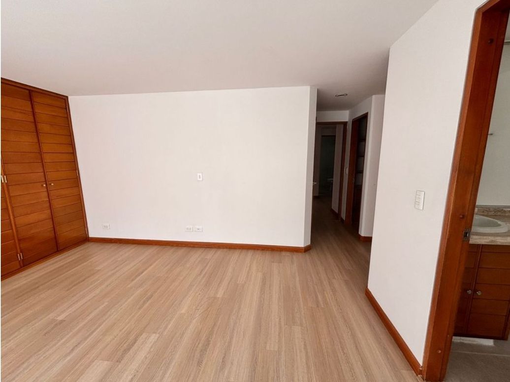 Apartamento de 3 alcobas en venta en Chicó Norte, Bogotá, 148 m² · foto 4 de 16
