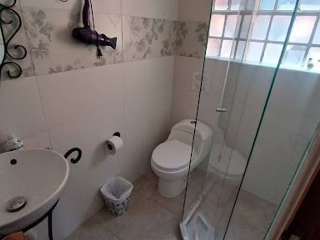 Casa de 5 alcobas en arriendo en Chapinero Noroccidental, Bogotá, 250 m² · foto 19 de 20