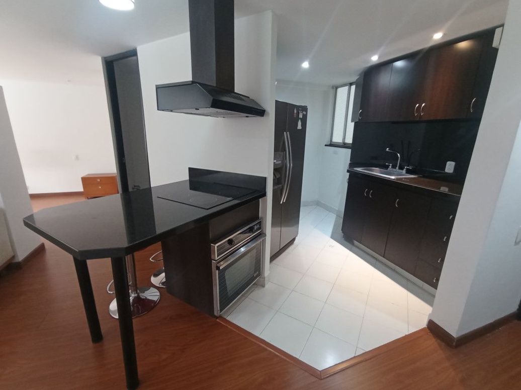 Apartaestudio en venta en Emaus, Bogotá, 50 m² · foto 3 de 20