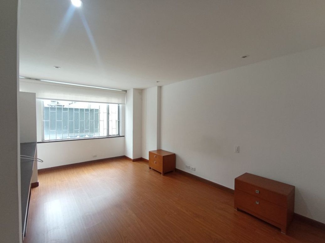 Apartaestudio en venta en Emaus, Bogotá, 50 m² · foto 12 de 20