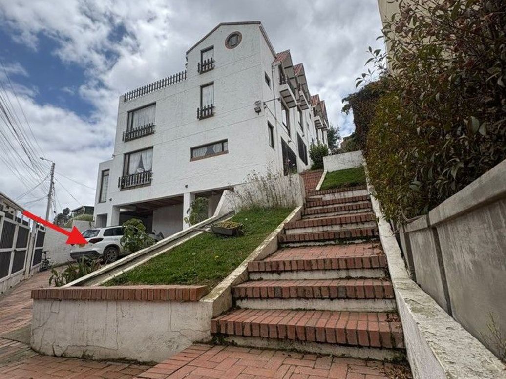 Casa de 3 alcobas en venta en Las Cruces, Bogotá, 160 m² · foto 2 de 20