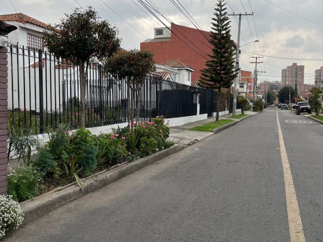 Casa de 3 alcobas en venta en Mónaco, Bogotá, 300 m² · foto 2 de 20