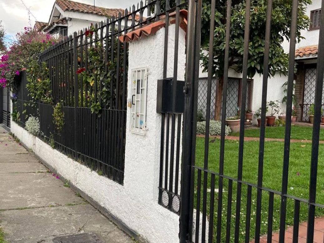Casa de 3 alcobas en venta en Mónaco, Bogotá, 300 m² · foto 3 de 20