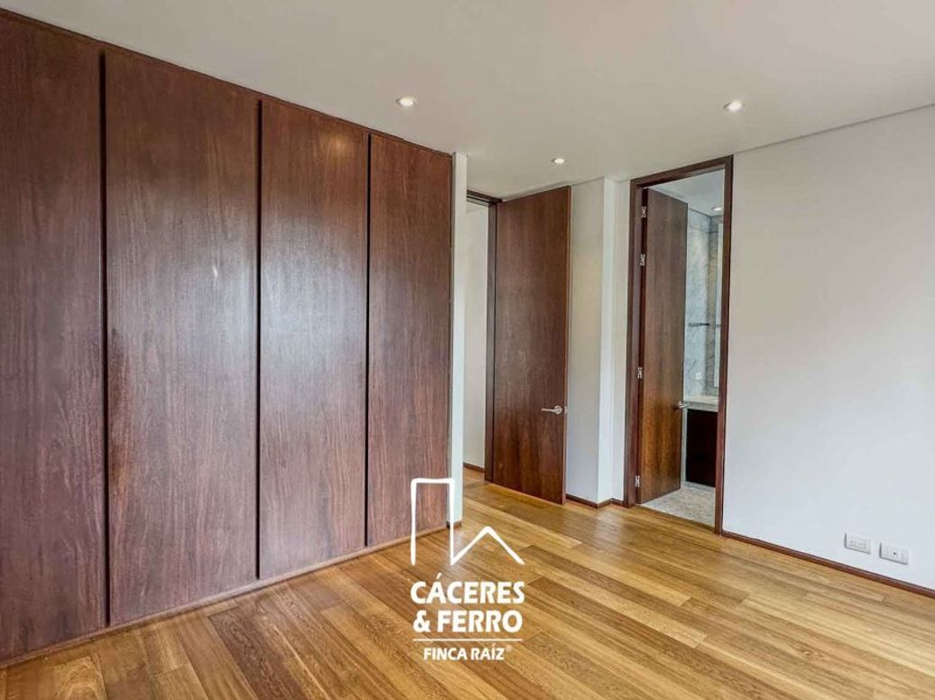 Apartamento de 3 alcobas en venta en Los Rosales, Bogotá, 359 m² · foto 14 de 20