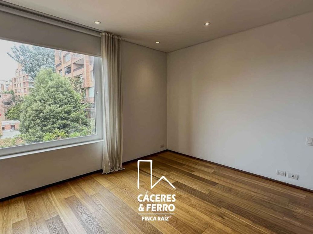Apartamento de 3 alcobas en venta en Los Rosales, Bogotá, 359 m² · foto 16 de 20