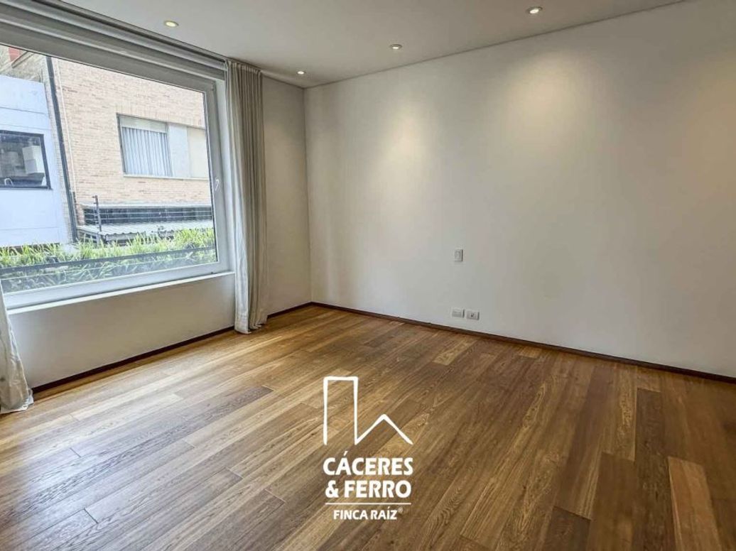 Apartamento de 3 alcobas en venta en Los Rosales, Bogotá, 359 m² · foto 19 de 20