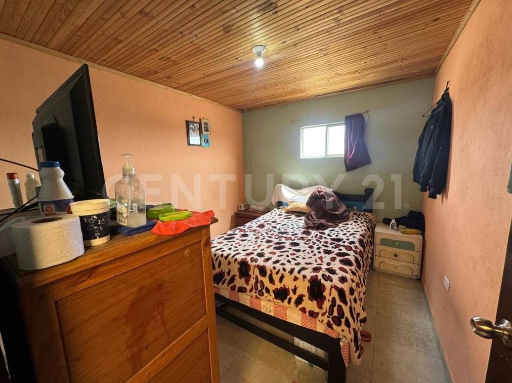 Casa de 10 alcobas en venta en Puente Grande, Bogotá, 250 m² · foto 13 de 19