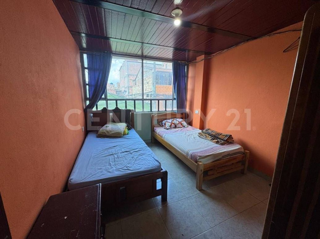 Casa de 10 alcobas en venta en Puente Grande, Bogotá, 250 m² · foto 7 de 19