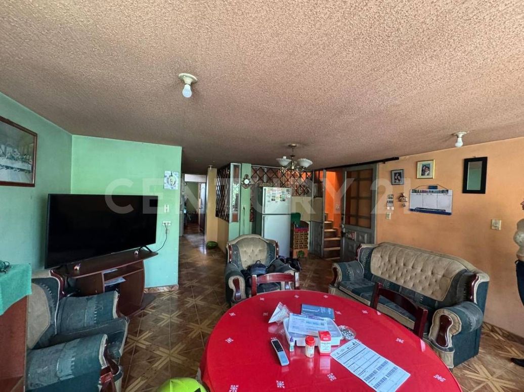 Casa de 10 alcobas en venta en Puente Grande, Bogotá, 250 m² · foto 4 de 19