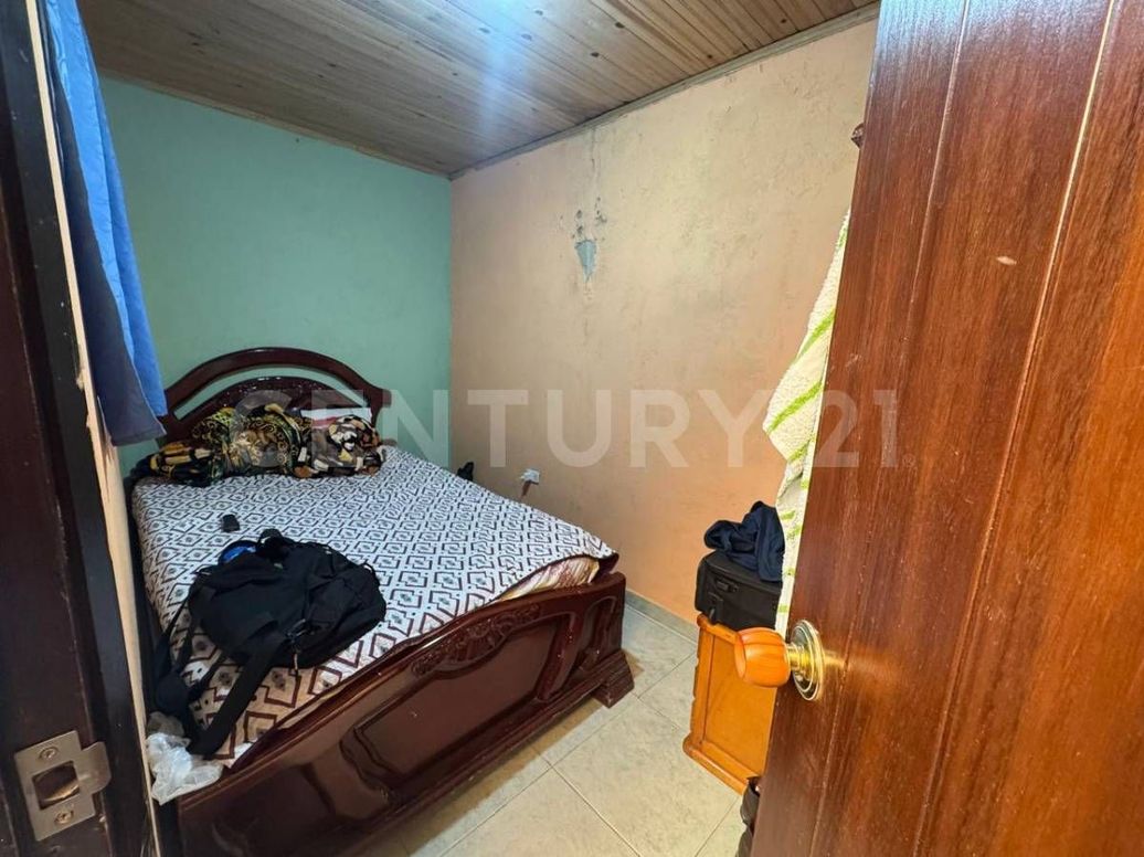 Casa de 10 alcobas en venta en Puente Grande, Bogotá, 250 m² · foto 6 de 19