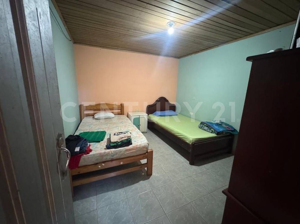 Casa de 10 alcobas en venta en Puente Grande, Bogotá, 250 m² · foto 8 de 19