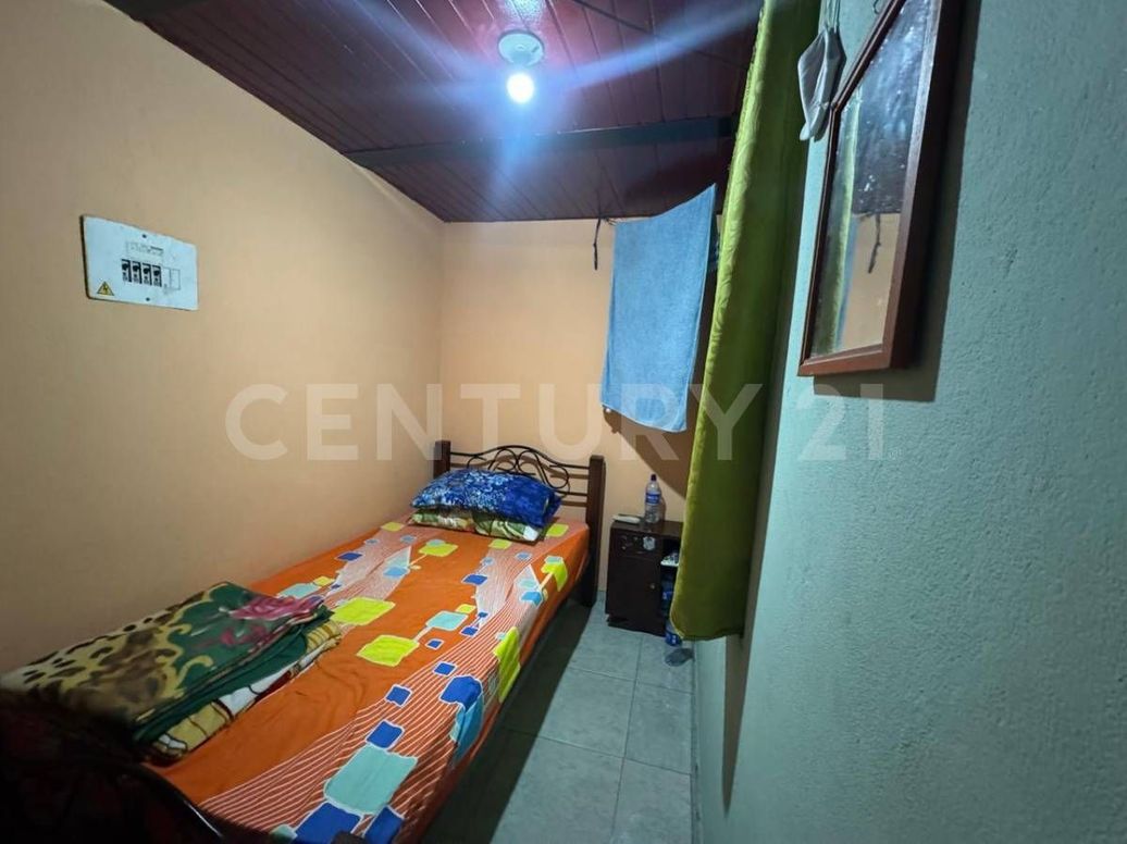 Casa de 10 alcobas en venta en Puente Grande, Bogotá, 250 m² · foto 5 de 19