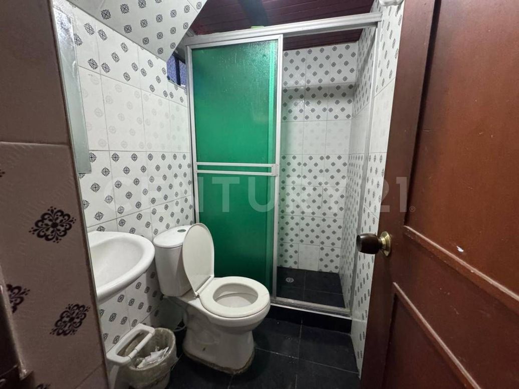 Casa de 10 alcobas en venta en Puente Grande, Bogotá, 250 m² · foto 10 de 19