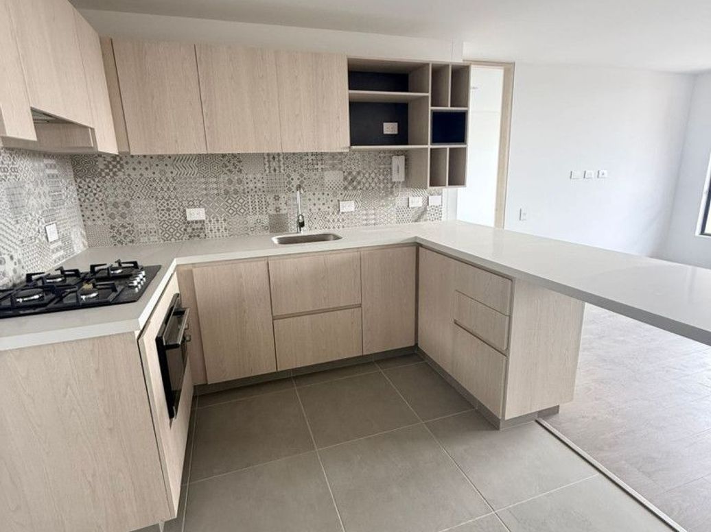 Apartamento de 2 alcobas en venta en Casa Blanca, Bogotá, 66 m² · foto 2 de 18