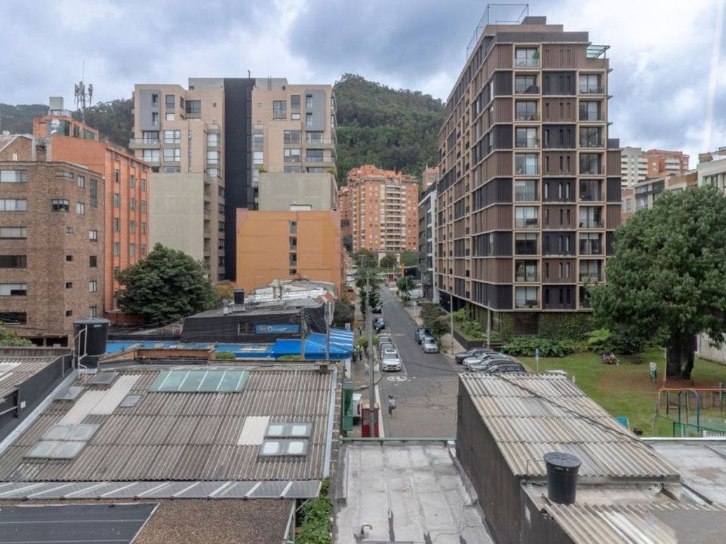 Apartamento de 2 alcobas en venta en Santa Barbara Oriental, Bogotá, 111 m² · foto 14 de 14
