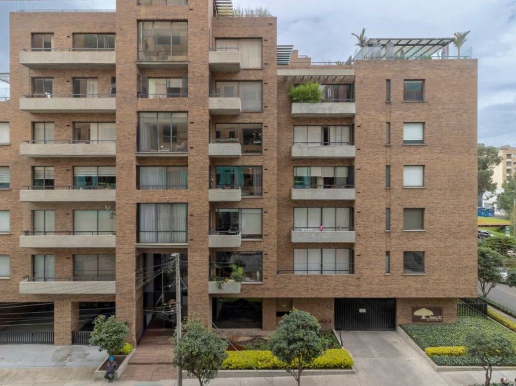 Apartamento de 3 alcobas en venta en Santa Barbara Oriental, Bogotá, 141 m² · foto 16 de 17