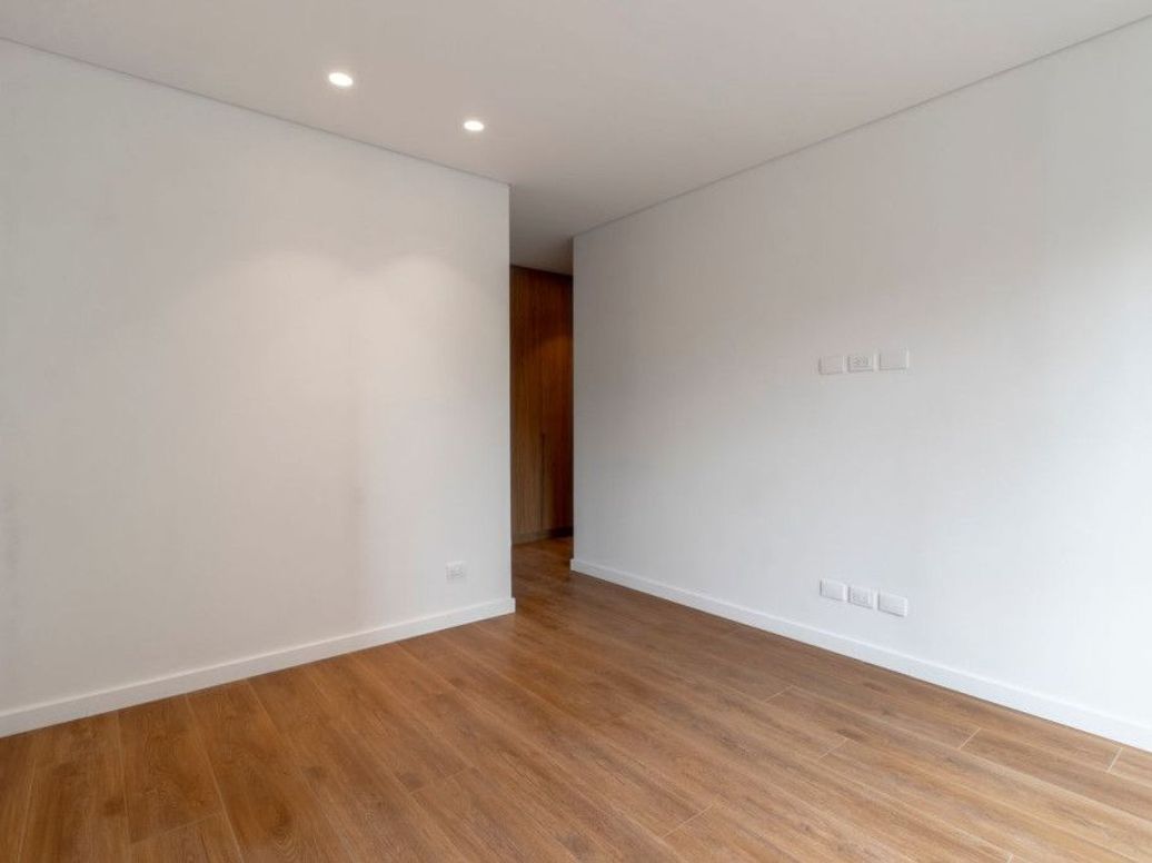 Apartamento de 3 alcobas en venta en Santa Barbara Oriental, Bogotá, 141 m² · foto 11 de 17