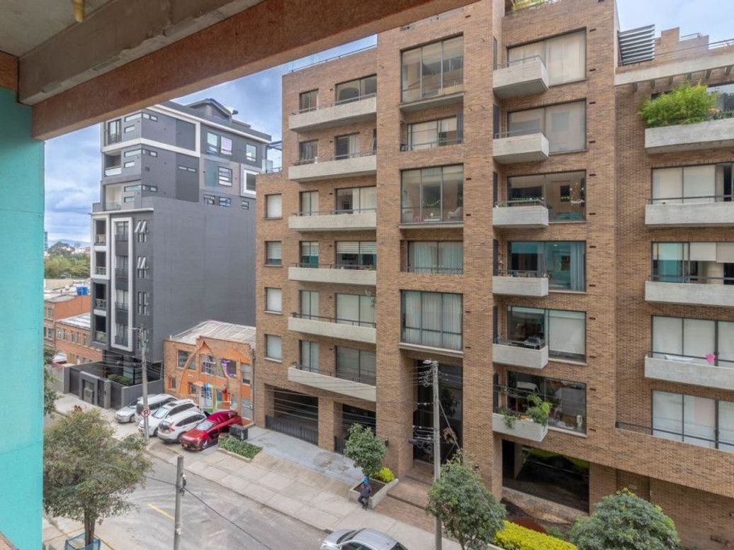 Apartamento de 3 alcobas en venta en Santa Barbara Oriental, Bogotá, 141 m² · foto 15 de 17