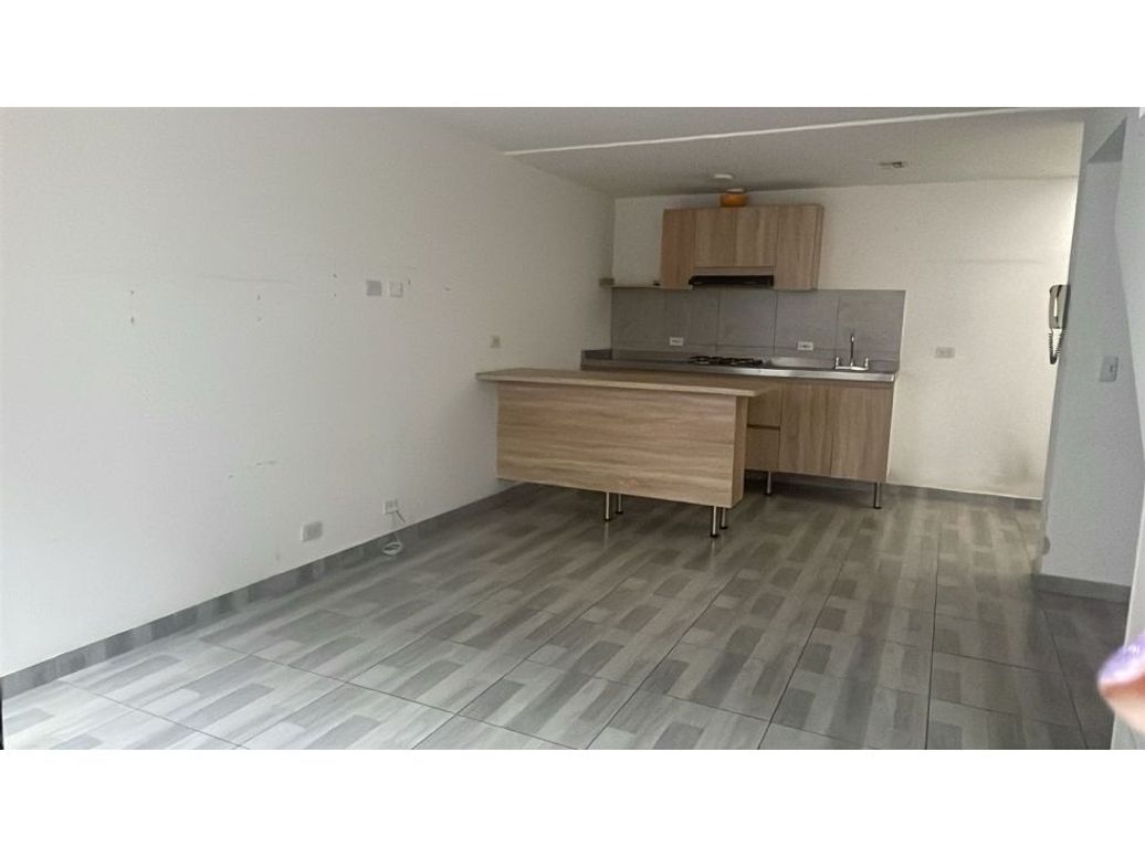 Casa de 9 alcobas en venta en Los Alcázares, Bogotá, 354 m² · foto 15 de 20
